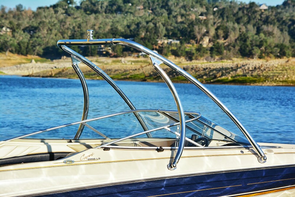 Big Air Ice Tower - Bayliner - Capri 2050 LS - 150 Brunswick Anniversary Edition- polished - Aluminium- wakeboard tower