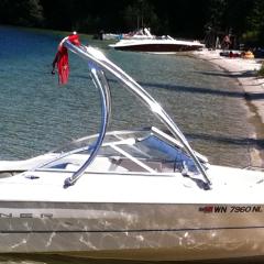 Big Air Ice Tower - Bayliner - polished aluminium - wakeboard tower - close up
