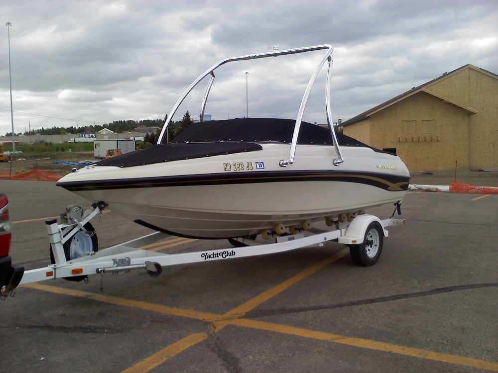Big Air Ice Tower - Crownline - yacht club - polished - aluminium - wakeboard tower
