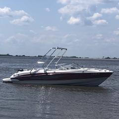 2009 Bayliner 205br with a Big Air Cuda wakeboard tower