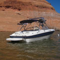 2005 Bayliner 219 SD with a Big Air Cuda wakeboard tower