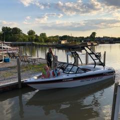 Big Air Cuda tower and Big Air Super Shadow Bimini - 1995 Correct Craft Super Sport - Black Aluminum - wakeboard tower (2)