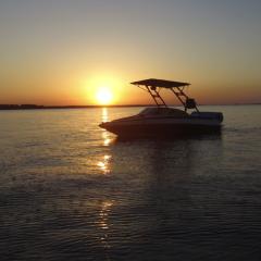 Big Air Cuda tower and Super Shadow Bimini - 2018 Crownline 18SS-Black aluminum-wakeboard tower (3)