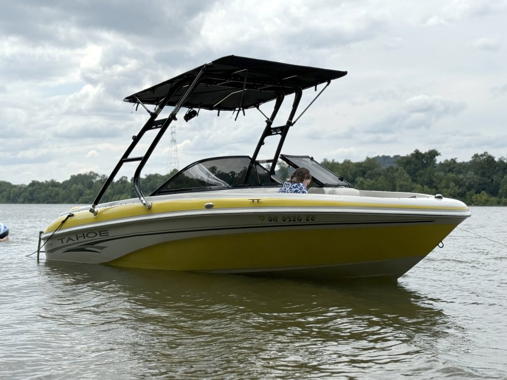 Black Big Air Cuda tower and Super Shadow Bimini - 2006 Tahoe Q6 (1)
