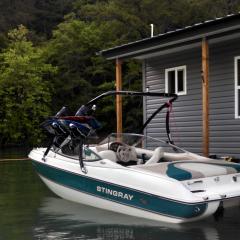Big Air Ice tower - 2001 Stingray 190 - Black Aluminum - Wakeboard tower